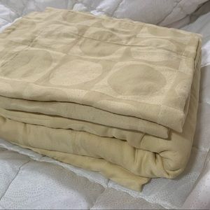 🍏BOGO🍏3 PCS: 2 SHAMS 1 QUEEN DUVET